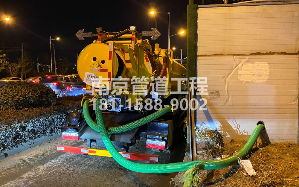 266工人新村临时工地抽粪